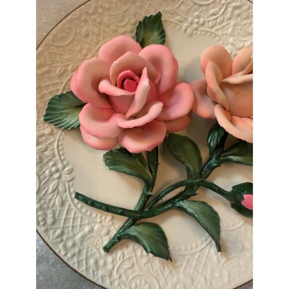 Franklin Mint “The Roses of Capodimonte” Limited Ed Plate/Bisque Porcelain - Picture 3 of 6